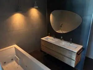 Badkamer met Whirlpool